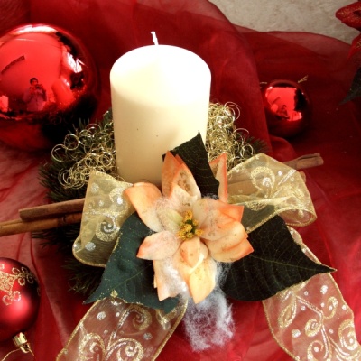 Adventsgesteck mit Samt Weihnachtssterne zum Bemalen - Die Extra Bastelideen für Weihnachten