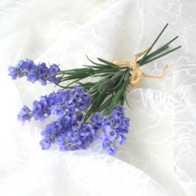 Lavendelbund - Seidenblume 6 Stiele mit Blätter und Bastschleife L 25 cm