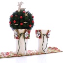 Weihnachtsstrauß! Vase mit Wollband meliert Happy. Dekoriert mit Tannenkugel künstlich und Weihnachtsdeko