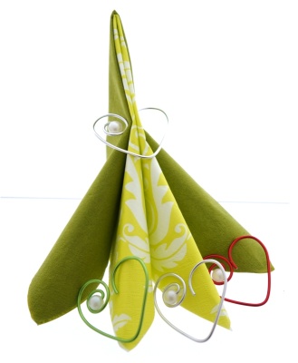 Serviettenringe, Serviettenhalter aus Alu Draht in silber, grün oder rot Gr. 5 cm mit Perle in Herzform