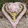 Pflanzherz Grab | Moosherz dekoriert mit großer Filzrose rosa weiß