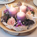 Tischdeko mit Lavendel und Rosen rosa flieder DIY Idee