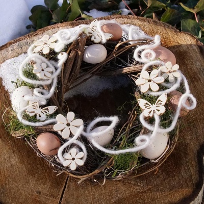 Osterkranz | Türkranz für Ostern fertig dekoriert kaufen