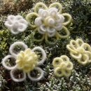 Wickelblumen aus Wolldraht, Wollschnur | Deko Blumen basteln