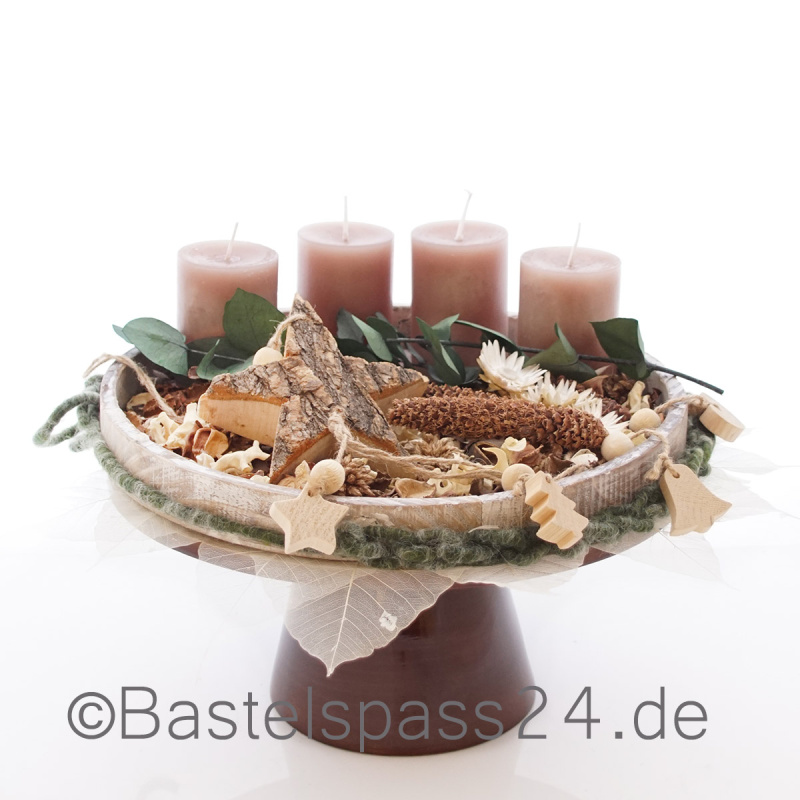 DIY Adventskranz mit Trockenblumen Potpurri und Naturfloristik auf Tor