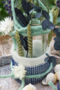 DIY Tischdeko Hochzeit mit Eukalyptus, Trockenblumen im Glas, blau weiß selbermachen