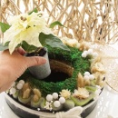 DIY Adventskranz in Kuchenform weiß, grün, natur mit Trockenblumen und Naturfloristik