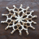 DIY Adventsteller mit Wichtel, moderne Adventsdeko in natur, gold, creme