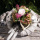 Grabschmuck Kranz mit haltbaren Blumen selbermachen moderne DIY Grabfloristik