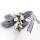 Grabschmuck Kreuz mit haltbaren Trockenblumen DIY Grabfloristik modern grau weiß