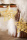 DIY Adventskranz in Schale auf Ständer, modern, ausgefallen mit Trockenblumen, Federn in gold weiß