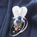 Anstecker Hochzeit mit Trockenblumen auf Filzherz, rosa...