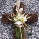 Grabgesteck Rebenkreuz Grabschmuck mit haltbaren Blumen...