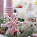 DIY Adventskranz im Weidenkranz Vintage Look mit Trockenfloristik rosa weiß