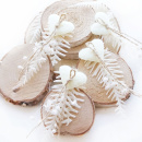 Anstecker Hochzeit, Hochzeitsanstecker aus Trockenblumen weiß, Boho Style selbermachen