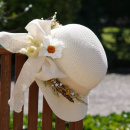 Sommerhut mit Trockenblumen dekorieren DIY Sommerdeko