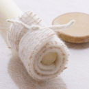 DIY Adventskranz mit Lunte Zopfmuster aus Kammzug grau mit rosa Stabkerzen und Trockenblumenmix