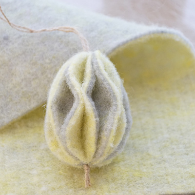 DIY Ostereier Wabeneier aus Wollband zweifarbig 100% Schurwolle,Trend Basteln modern und nachhaltig