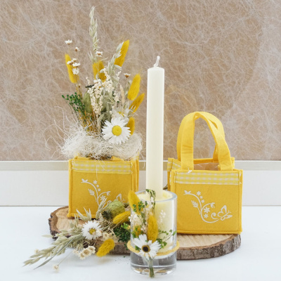 DIY Tischdeko in Filztasche mit Trockenblumenmix Frühlingsdeko und Sommerdeko