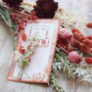 DIY Geschenktasche mit Trockenblumen und Wollband für Geburtstag und Muttertag