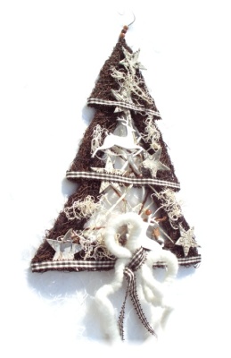 Tannenbaum aus Rebe mit Sterne - Moderner natürlicher Türschmuck für Weihnachten, H 47 cm B 31 cm