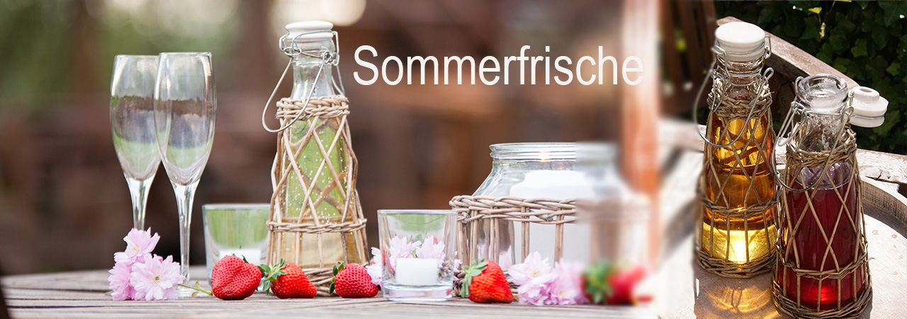 Sommerdeko Tischdeko mit Glasvlaschen Glasvasen modern und praktisch